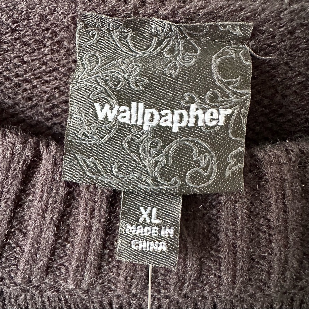 Wallpapher Black and White Crewneck Sweater Skull Design - Picture 7 of 11